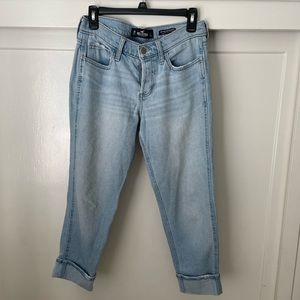 Hollister 3R low rise crop boyfriend jeans